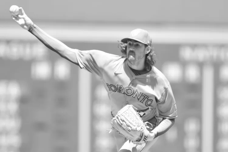 Gausman headed to Cubs via trade